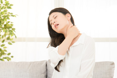 頸部痛（首の痛み）のイメージ画像